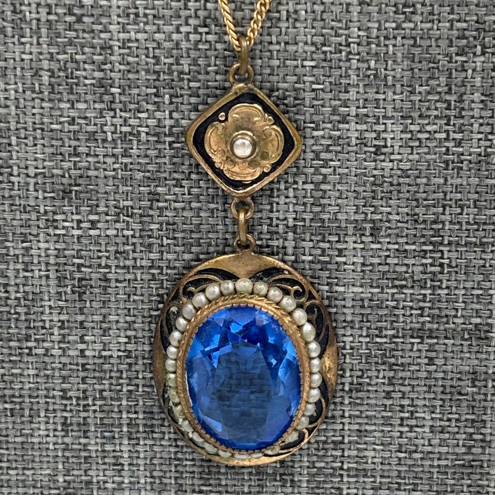 Vintage Art Deco Necklace with Czech Glass, Pearl. And Enamel Accents